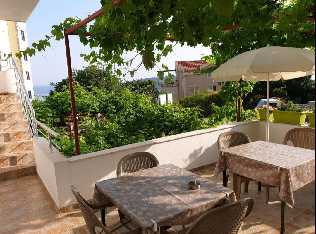 Guest House Ugljevarevic Budva Exteriör bild