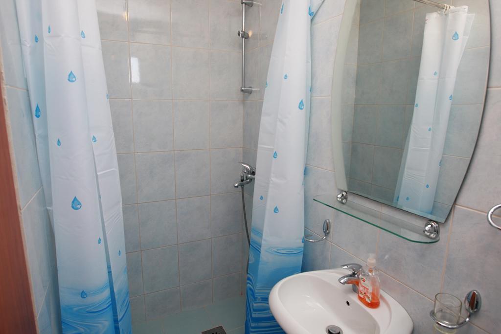 Guest House Ugljevarevic Budva Rum bild