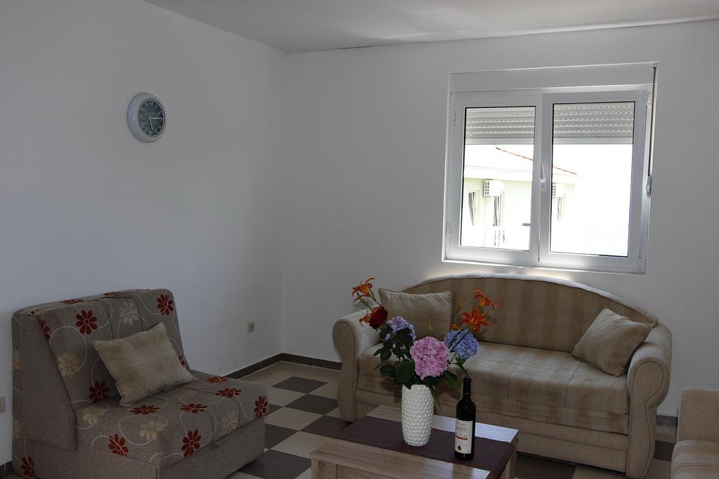 Guest House Ugljevarevic Budva Exteriör bild