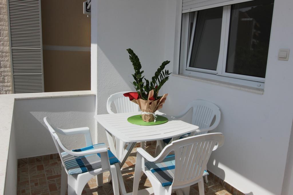 Guest House Ugljevarevic Budva Exteriör bild
