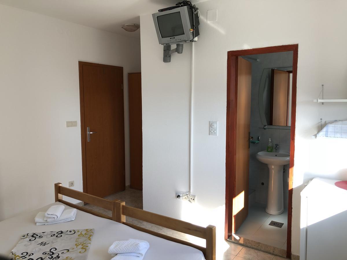 Guest House Ugljevarevic Budva Exteriör bild